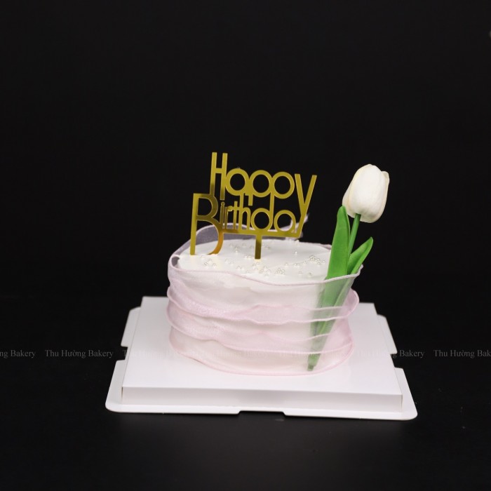 Bánh fondant sinh nhật 2 tầng màu hồng những khối hình gắn kết những bông  hoa kiêu sa mừng sinh nhật Sếp nữ | Bánh kem cao cấp