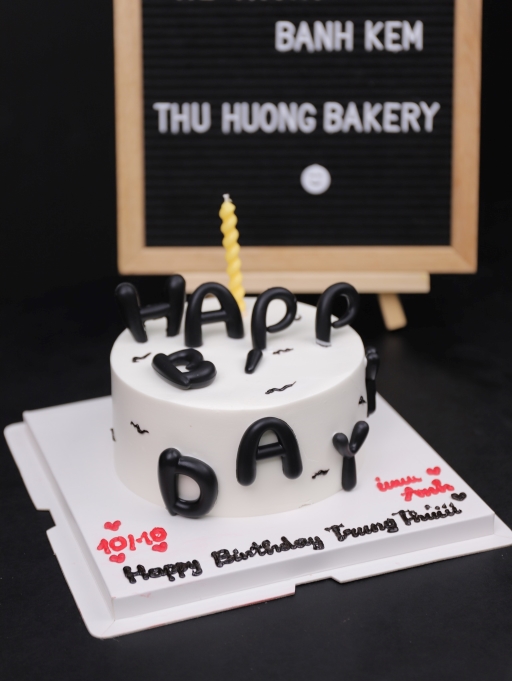 Bánh kem rút tiền trang trí chữ Happy Birthday lạ mắt