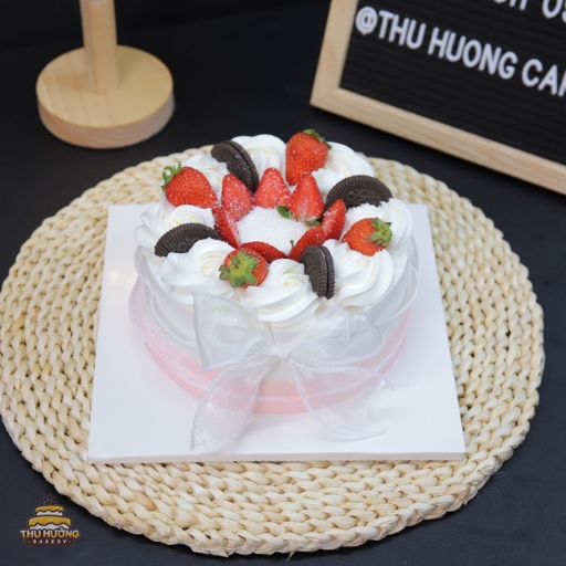 Bánh kem trang trí dâu tây Hàn Quốc