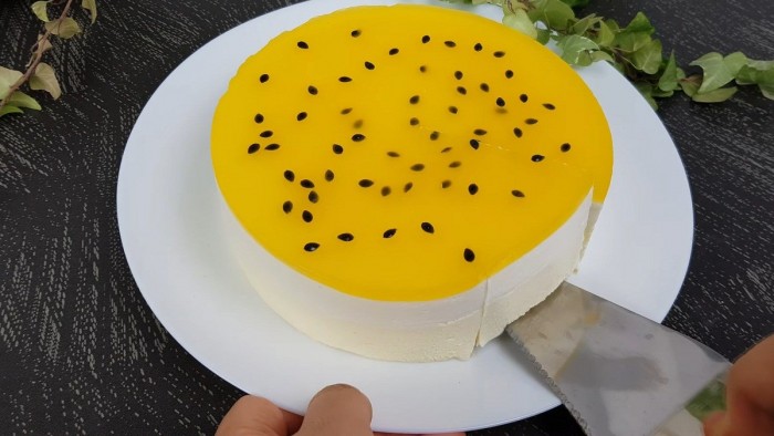 Bánh mousse chanh dây 