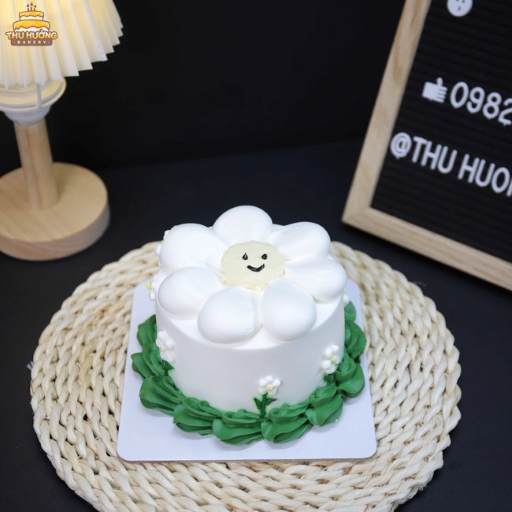 Bánh sinh nhật bông hoa cười cute