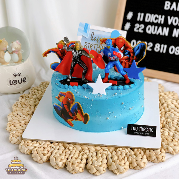 Bánh sinh nhật chủ đề người nhện và siêu anh hùng