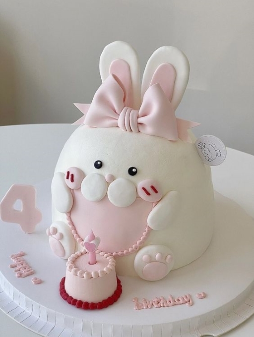 Bánh sinh nhật con thỏ siêu cute