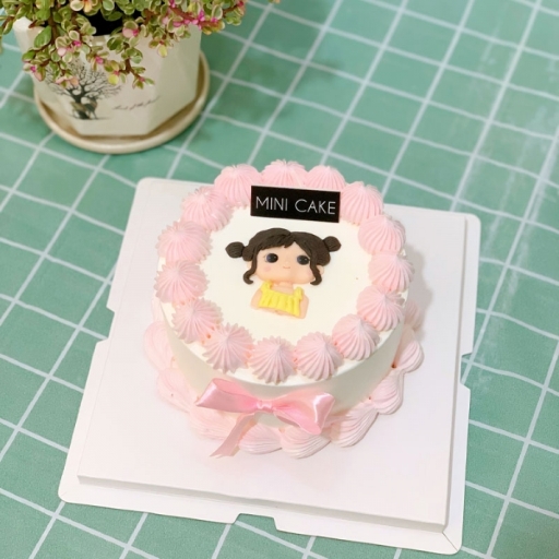 Bánh sinh nhật cute cho bé màu hồng