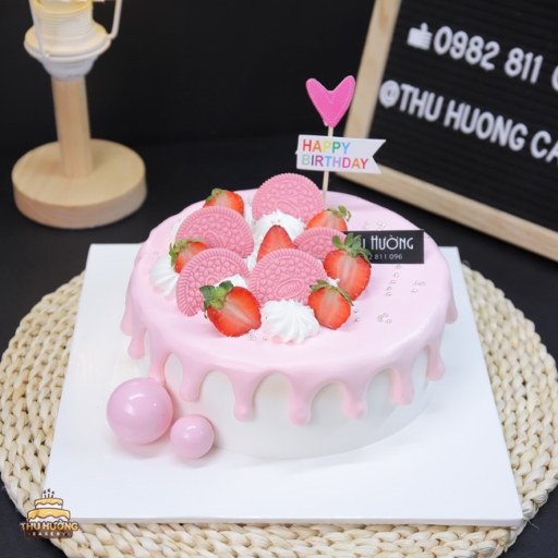 Bánh sinh nhật Hàn Quốc tone hồng nhẹ nhàng cho bé