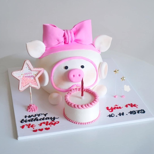 Bánh sinh nhật hình con lợn màu hồng phấn xinh
