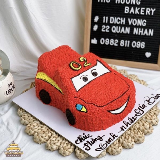 Bánh sinh nhật hình ô tô cho bé trai 1 tuổi