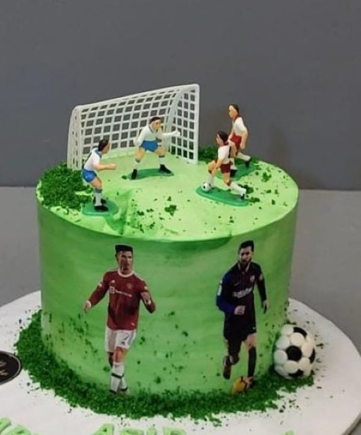 Bánh sinh nhật in hình cầu thủ bóng đá nổi tiếng