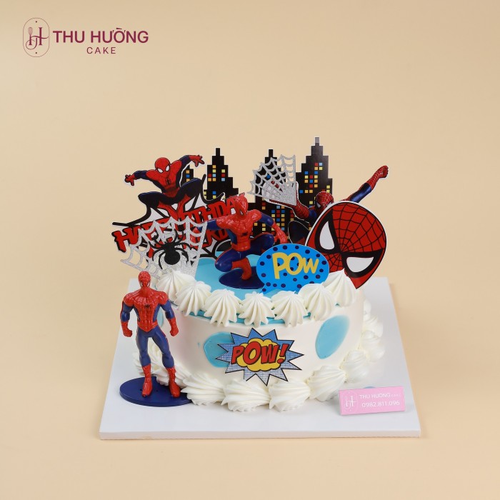 Bánh sinh nhật màu trắng decor người nhện