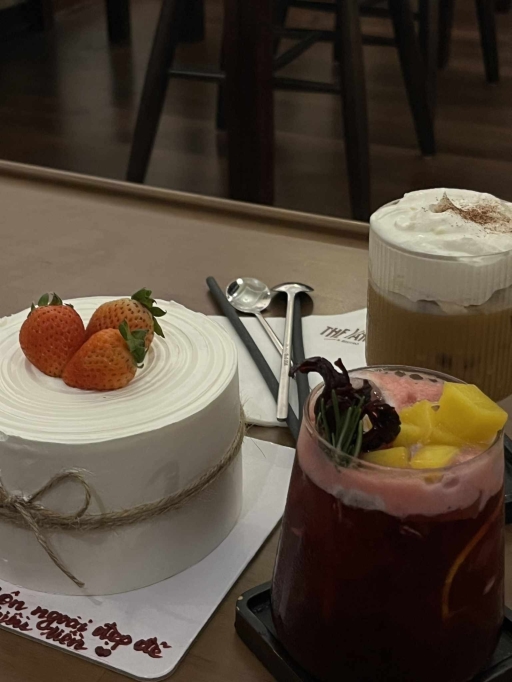 Bánh sinh nhật mini giản dị và đơn giản xinh xắn