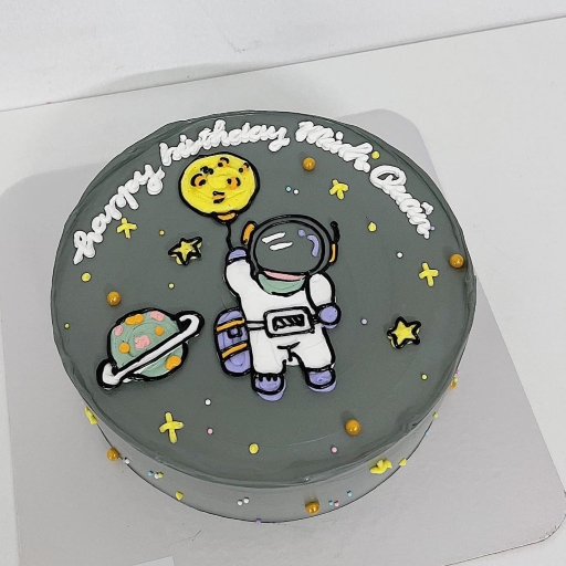 Bánh sinh nhật phi hành gia màu xám
