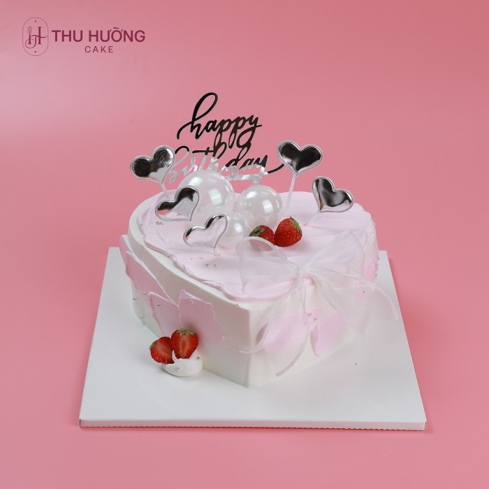 Bánh sinh nhật hình trái tim màu hồng tặng vợ