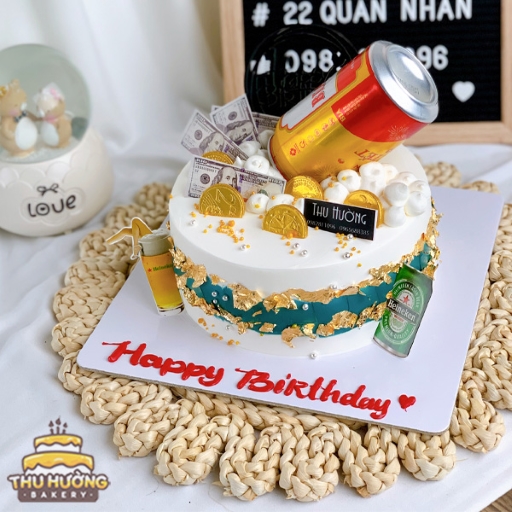Bánh sinh nhật trang trí bia Hà Nội