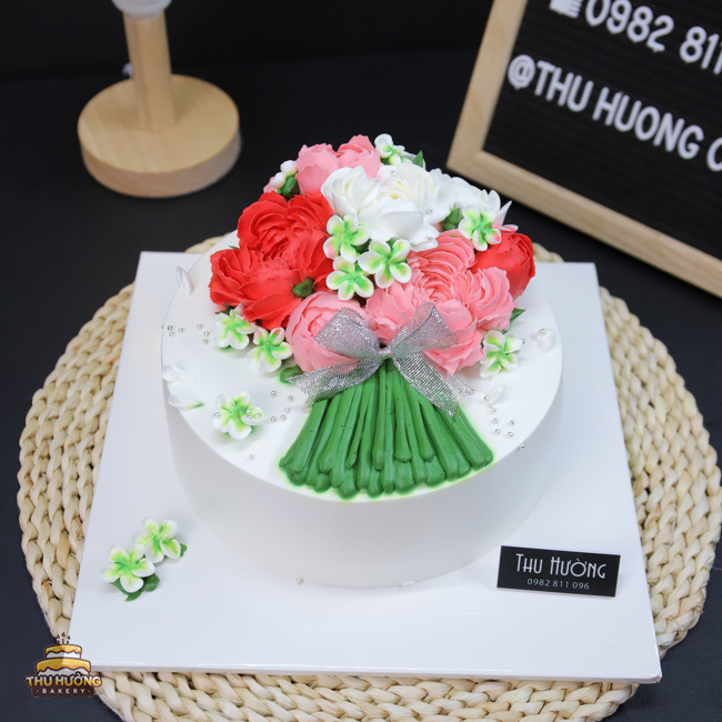 Bánh sinh nhật trang trí bó hoa