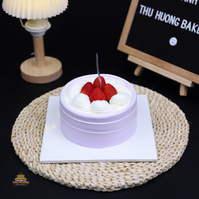 Bánh sinh nhật trang trí dâu tây phong cách Hàn Quốc