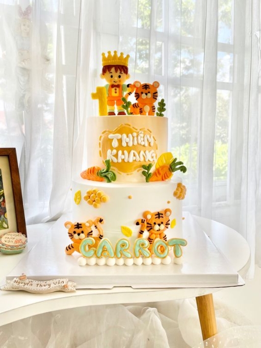 Bánh sinh nhật trang trí hình hổ hai tầng