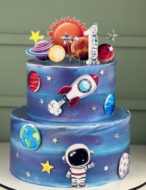 Bánh sinh nhật trang trí phi hành gia tặng đầy tháng cho bé trai