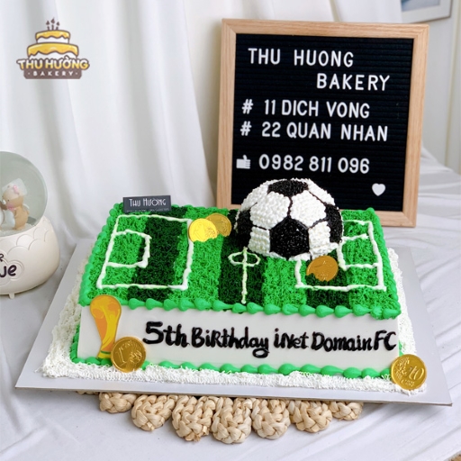 Bánh sinh nhật trang trí sân bóng đá hình chữ nhật