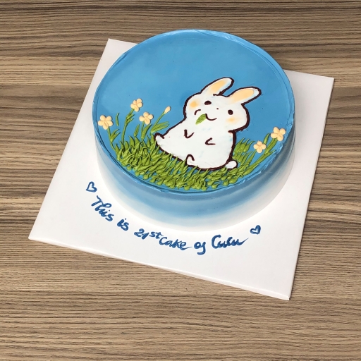 Bánh sinh nhật vẽ hình con thỏ gặm cỏ