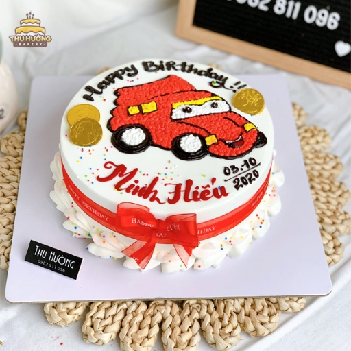 Bánh sinh nhật vẽ hình ô tô đáng yêu