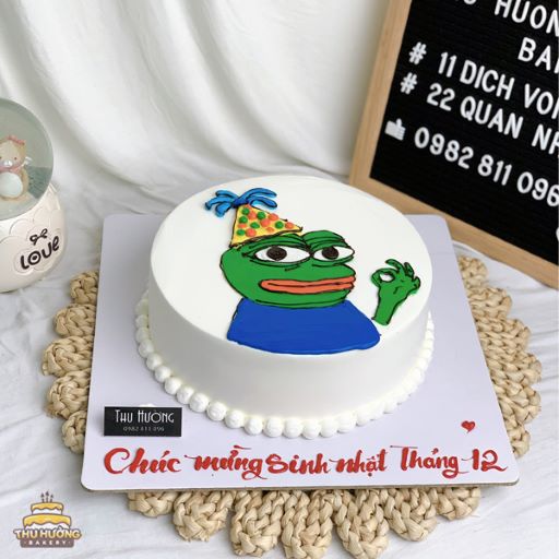 Bánh sinh nhật vẽ meme ếch xanh hài hước