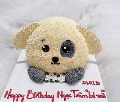 Chiếc bánh kem sinh nhật hình con chó tặng bé yêu