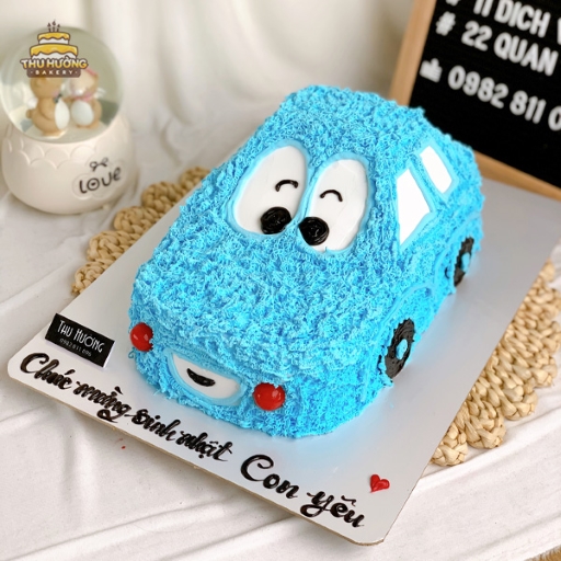 Chiếc bánh sinh nhật hình xe hơi 3d màu xanh tươi sáng