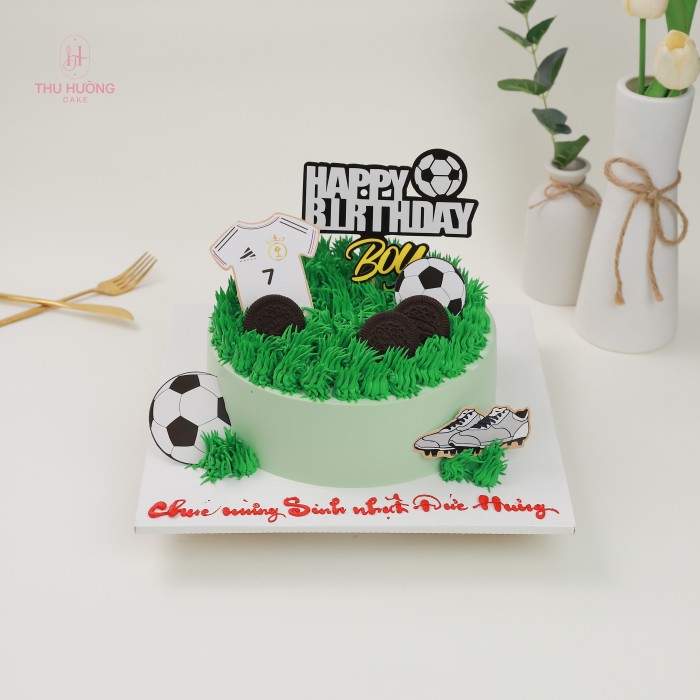 Mẫu bánh sinh nhật chủ đề bóng đá đơn giản