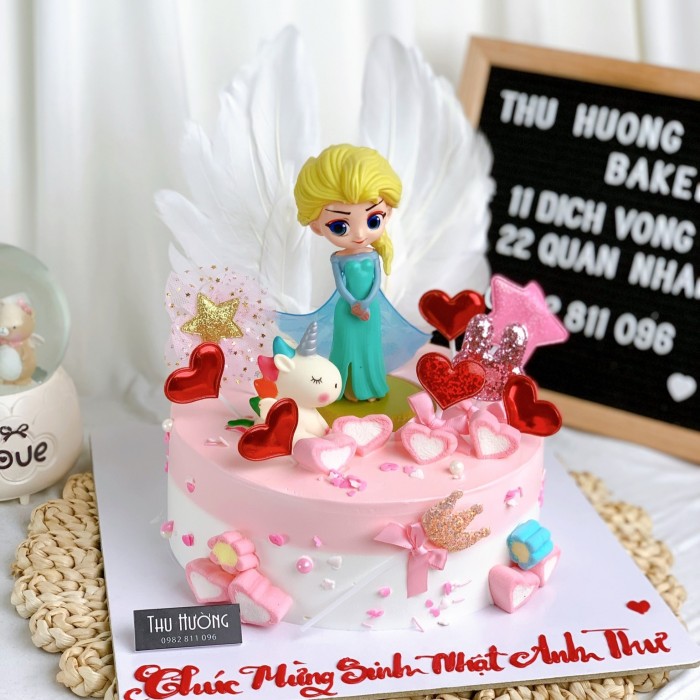 Mẫu bánh sinh nhật Elsa cho bé gái