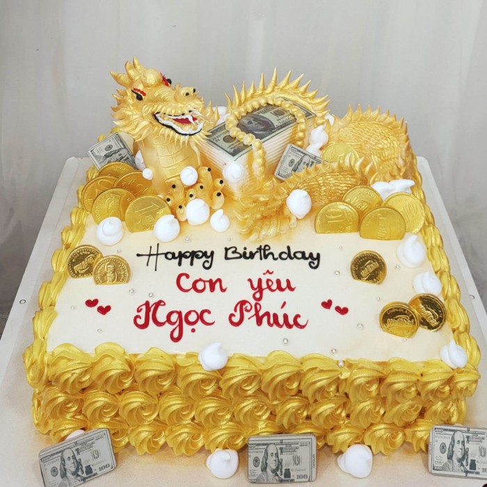 Mẫu bánh sinh nhật hình con rồng vàng sang trọng