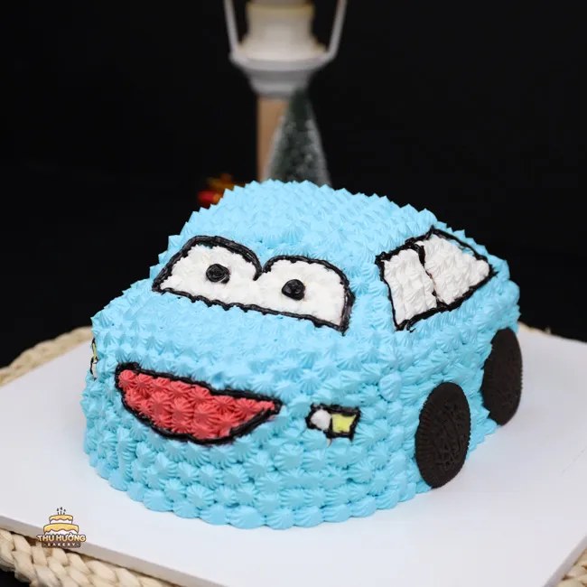 Mẫu bánh sinh nhật ô tô cho bé trai
