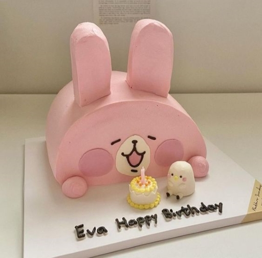 Tặng bé chiếc bánh sinh nhật con thỏ màu hồng dễ thương
