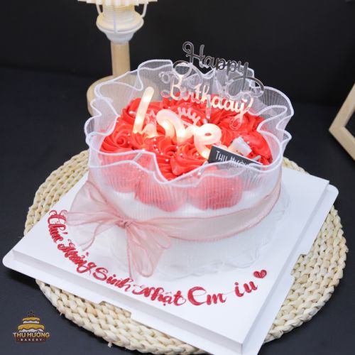 Bánh sinh nhật bó hoa hồng ddeonf chữ love -2
