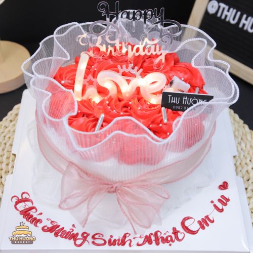 Bánh sinh nhật bó hoa hồng ddeonf chữ love -4