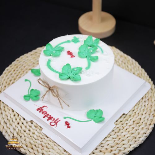 Bánh sinh nhật cỏ bên lá đẹp -2