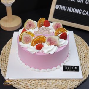 Bánh sinh nhật tone hồng hoa quả đẹp