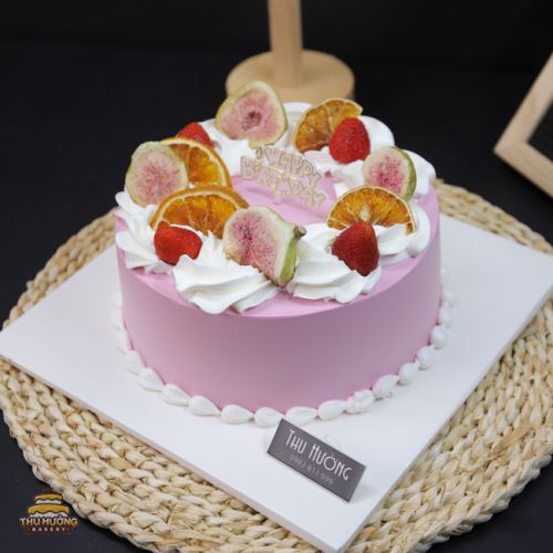 Bánh sinh nhật tone hồng hoa quả đẹp -2